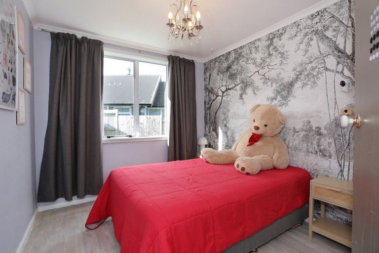 Photo of property in 25 Dahlstrom Grove, Kelvin Grove, Palmerston North, 4414