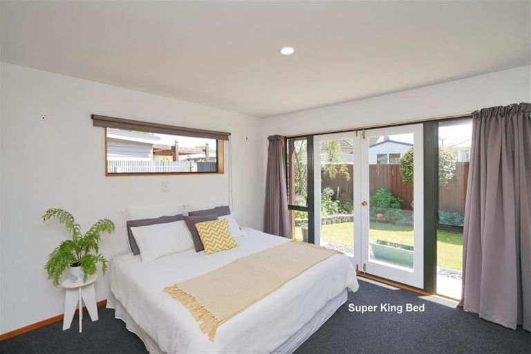 Photo of property in 52 Northcote Road, Northcote, Christchurch, 8052