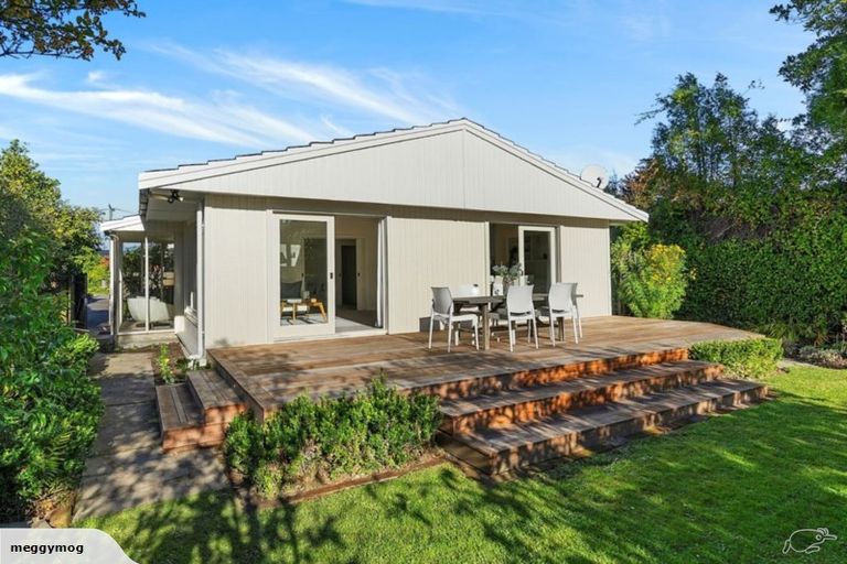 Photo of property in 15 Wairarapa Terrace, Merivale, Christchurch, 8014