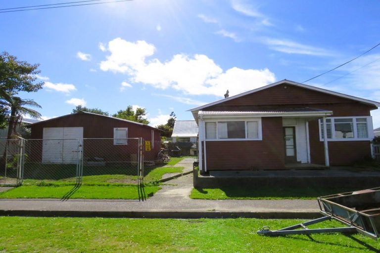 Photo of property in 19 Fonblanque Street, Westport, 7825