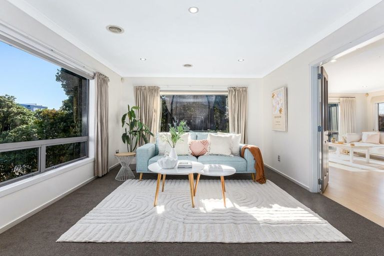 Photo of property in 5 Tongariro Drive, Aotea, Porirua, 5024