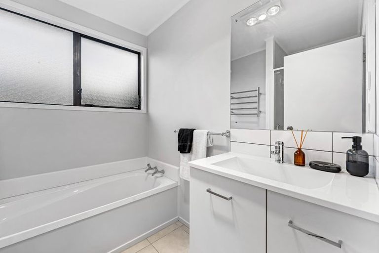 Photo of property in 1/36 Borich Road, Sunnyvale, Auckland, 0612