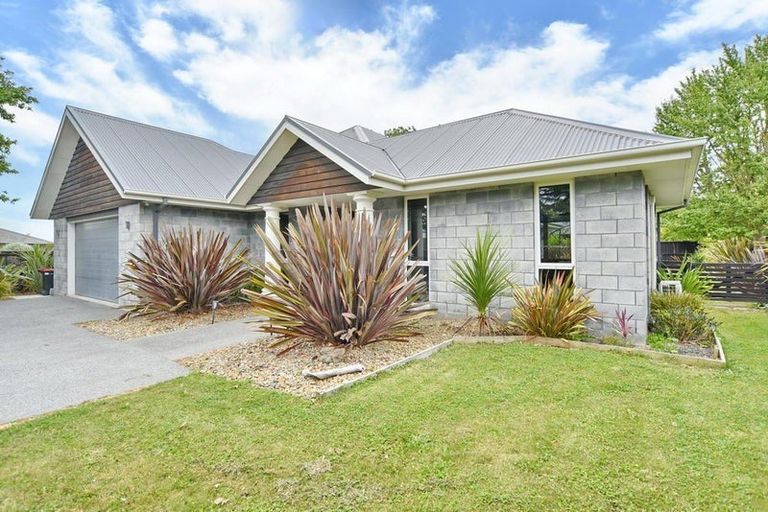 Photo of property in 34 Oxford Road, Rangiora, 7400