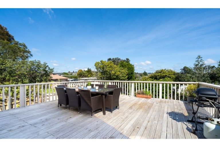 Photo of property in 121 Astley Avenue, New Lynn, Auckland, 0600