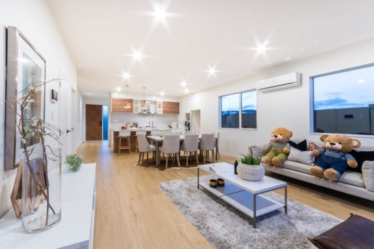 Photo of property in 25 Toanui Road, Hobsonville, Auckland, 0616