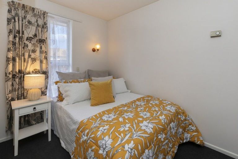 Photo of property in 2/12 Steadman Road, Broomfield, Christchurch, 8042