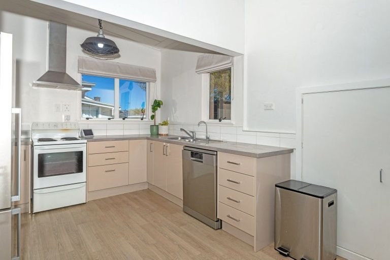 Photo of property in 33 Carnarvon Street, Gisborne, 4010