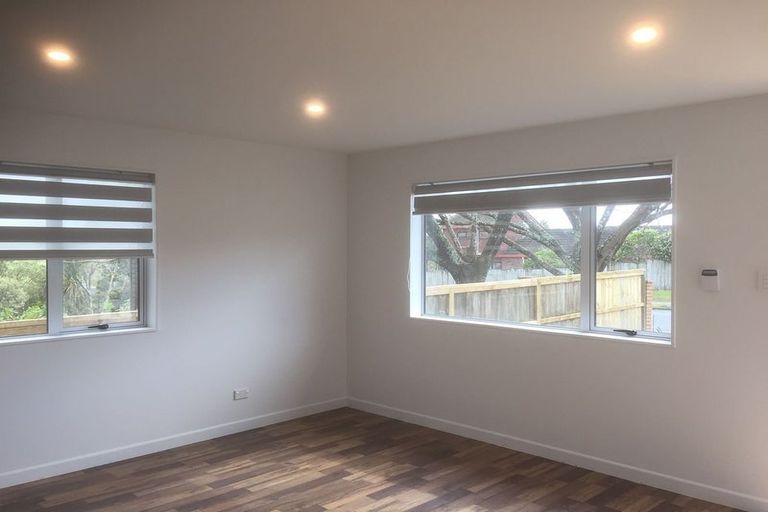 Photo of property in 2 Burgundy Park Avenue, Henderson, Auckland, 0612
