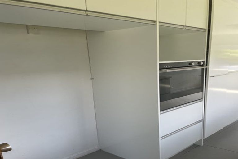 Photo of property in 11 Santiago Crescent, Unsworth Heights, Auckland, 0632