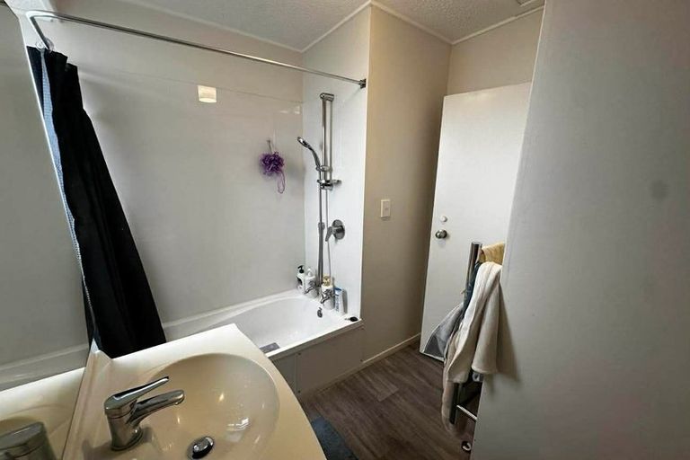 Photo of property in 3/1232 High Street, Taita, Lower Hutt, 5011