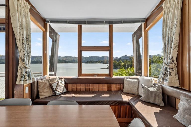 Photo of property in 393 Marine Drive, Charteris Bay, Governors Bay, 8971