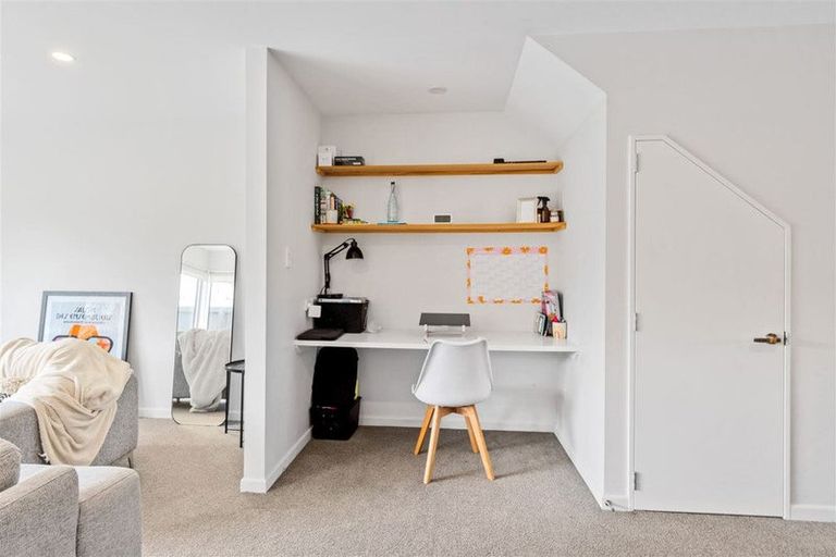 Photo of property in 3 Longueval Lane, Broomfield, Christchurch, 8042