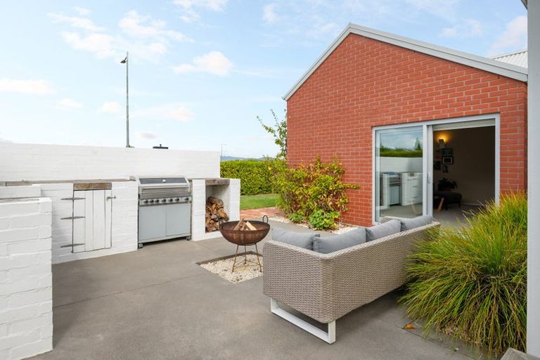 Photo of property in 77 Alan Livingston Drive, Cambridge, 3434