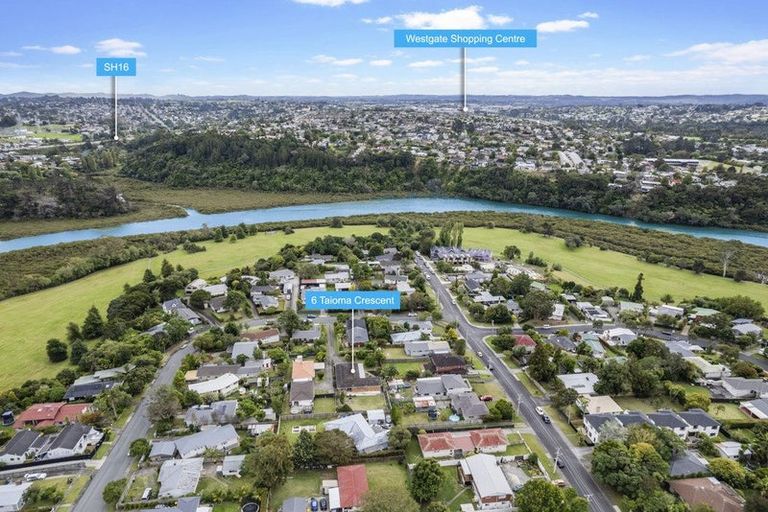 Photo of property in 6 Taioma Crescent, Te Atatu Peninsula, Auckland, 0610
