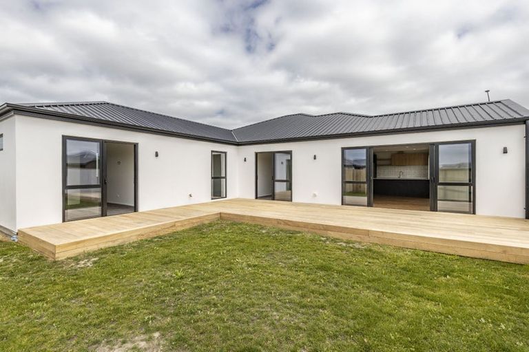 Photo of property in 16 Herridge Street, Woodend, 7691