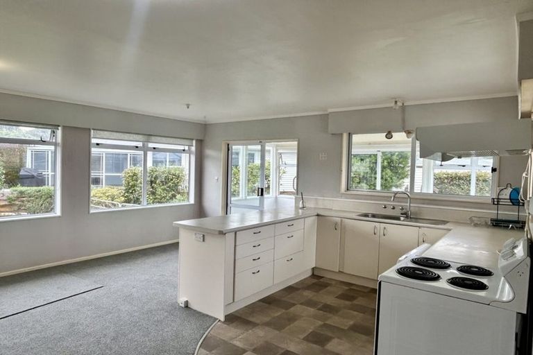 Photo of property in 34 Te Kupe Road, Paraparaumu Beach, Paraparaumu, 5032