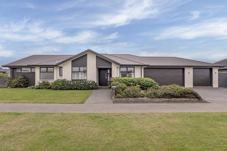 Photo of property in 71 Aviemore Drive, Marshland, Christchurch, 8083