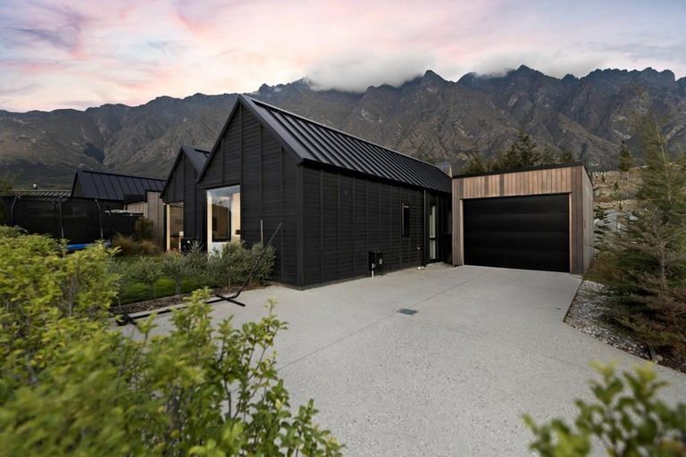 Photo of property in 2 Kotuku Lane, Hobsonville, Auckland, 0616