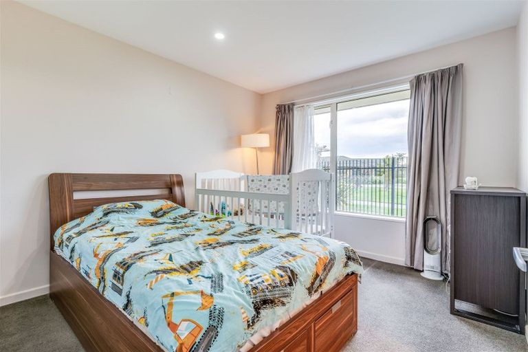 Photo of property in 17 Dunaverty Place, Broomfield, Christchurch, 8042