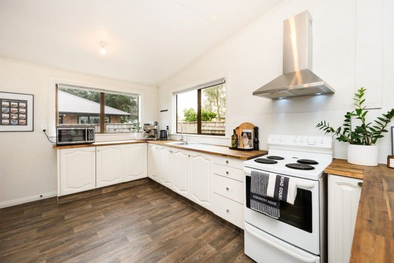 Photo of property in 2 Fairs Road, Milson, Palmerston North, 4414