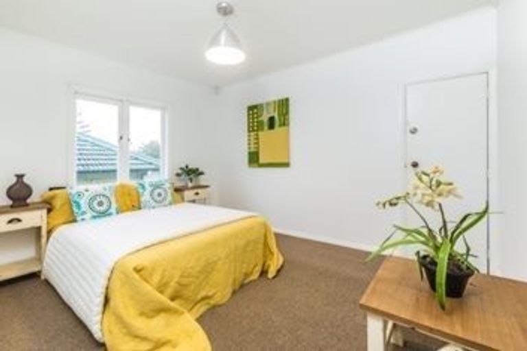 Photo of property in 165 Edmonton Road, Te Atatu South, Auckland, 0610
