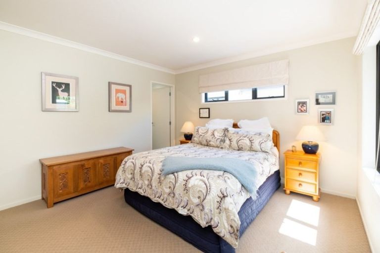 Photo of property in 2/11 Te Aute Road, Havelock North, 4130