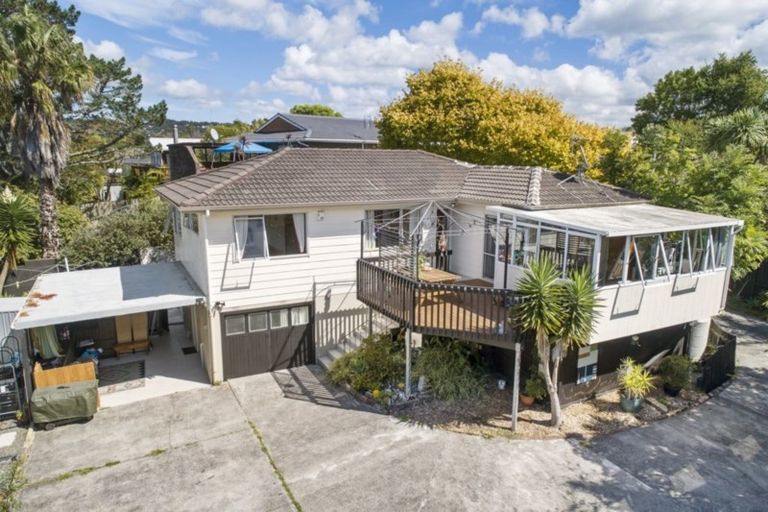 Photo of property in 18 George Herring Place, Glen Eden, Auckland, 0602