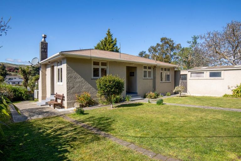 Photo of property in 147 Branxholm Street, Roxburgh, 9500