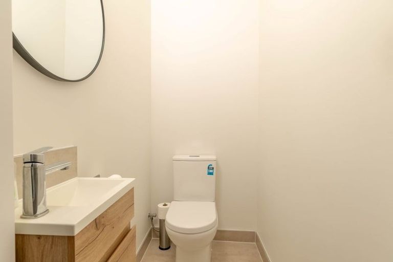 Photo of property in 2/535 Swanson Road, Ranui, Auckland, 0612