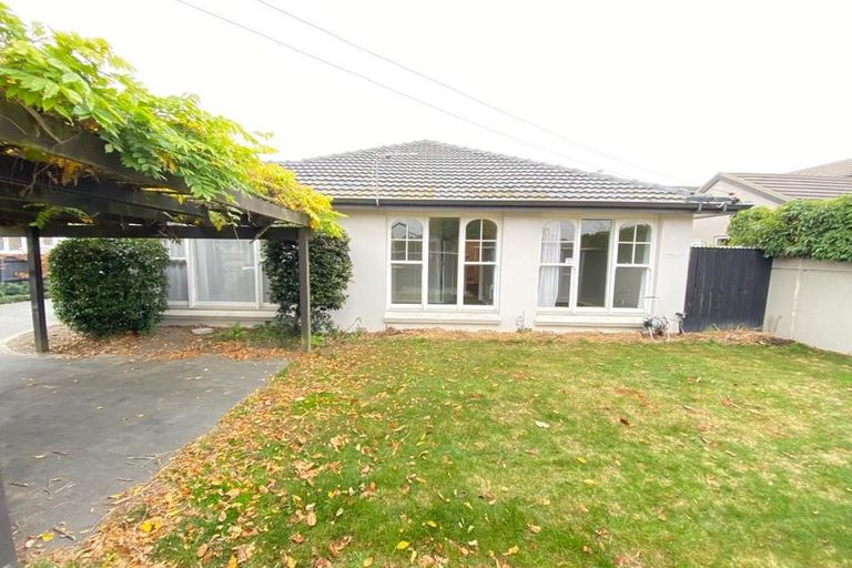 Photo of property in 17 Woodford Terrace, Ilam, Christchurch, 8053