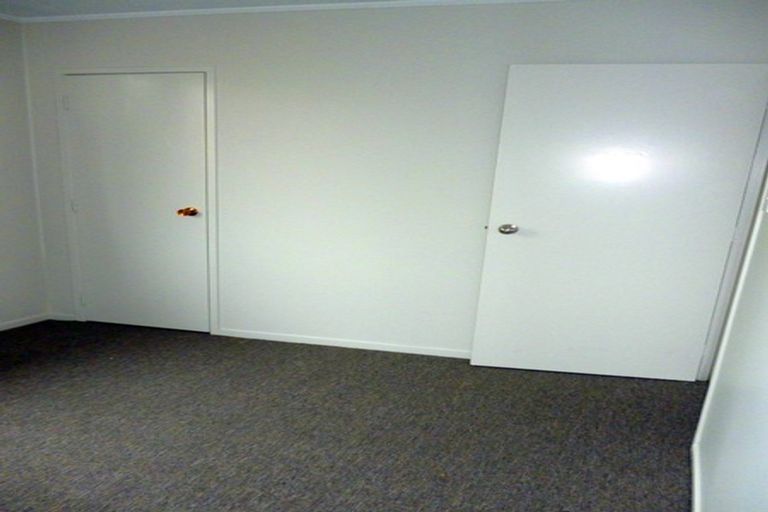 Photo of property in 2/30 Karepo Crescent, Ranui, Auckland, 0612