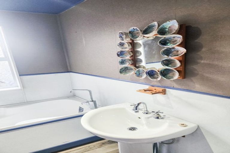 Photo of property in 15 Surrey Street, Orepuki, Riverton, 9881