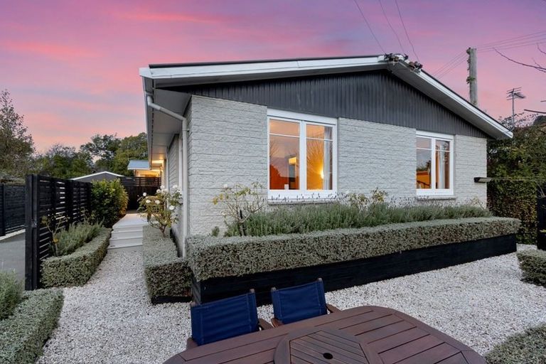 Photo of property in 1/172 Centaurus Road, Saint Martins, Christchurch, 8022