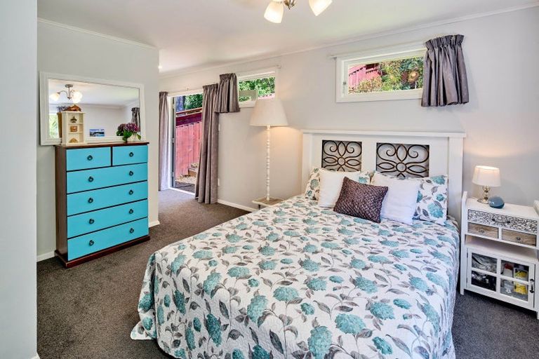 Photo of property in 22 Rintoul Grove, Stokes Valley, Lower Hutt, 5019