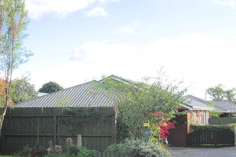 Photo of property in 142a Main Road, Waikanae, 5036