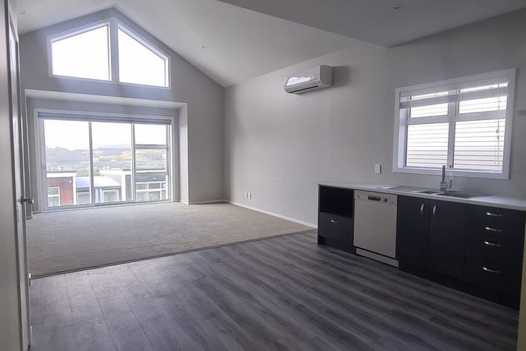 Photo of property in 15 Tai Lane, Whitby, Porirua, 5024