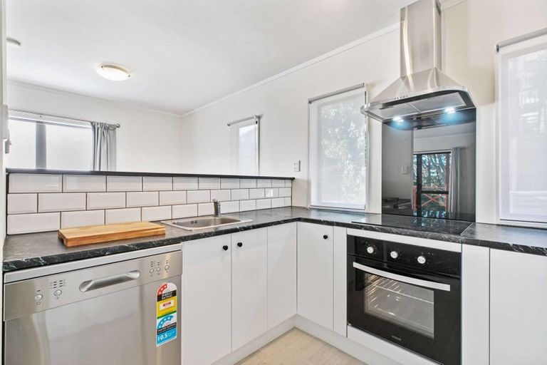Photo of property in 2/133b Manuka Road, Bayview, Auckland, 0629