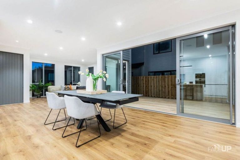 Photo of property in 3 Parara Way, Hobsonville, Auckland, 0616