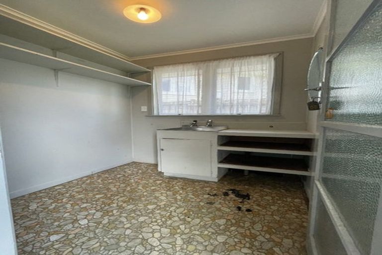 Photo of property in 10 Hinau Street, New Lynn, Auckland, 0600