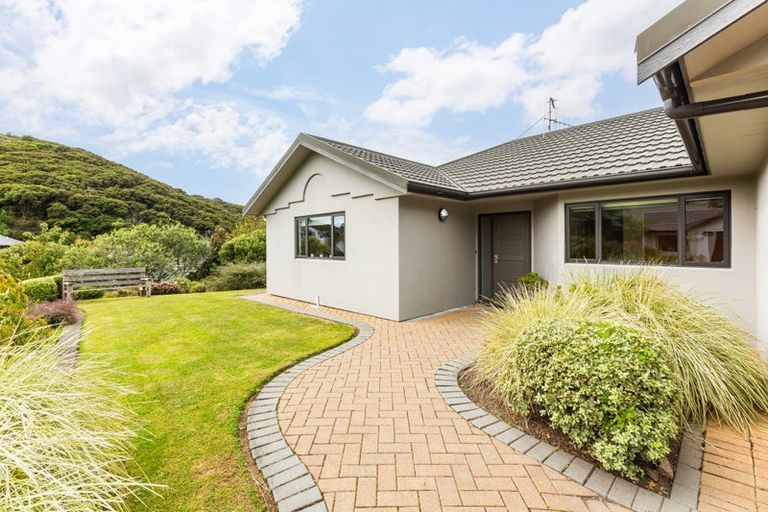Photo of property in 3 Gybe Place, Whitby, Porirua, 5024