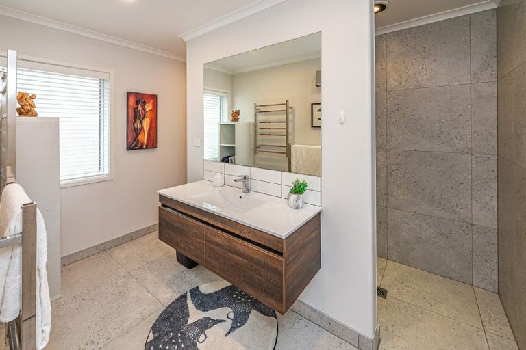 Photo of property in 34 Tirimoana Place, Otamatea, Whanganui, 4501