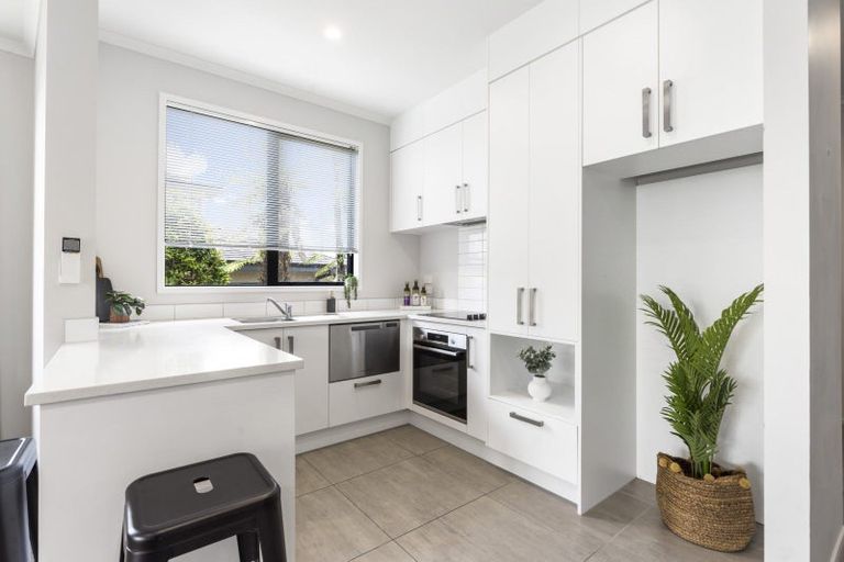 Photo of property in 4/87 Rototuna Road, Rototuna, 3210