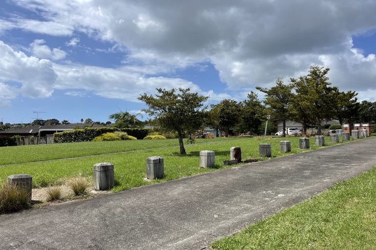 Photo of property in 14 Springtide Place, Red Beach, 0932