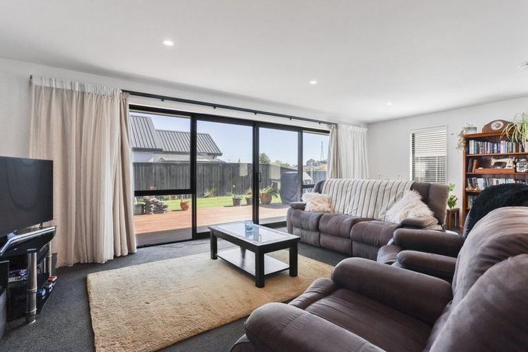 Photo of property in 7 Valour Drive, Rangiora, 7400
