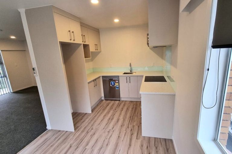 Photo of property in 1/15a Oates Road, Glen Eden, Auckland, 0602