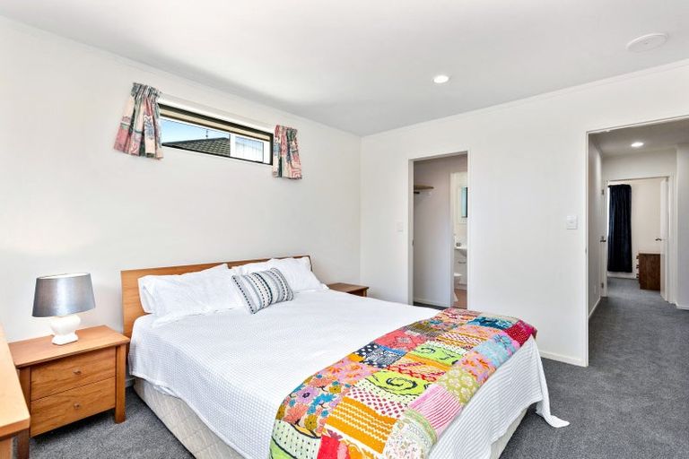 Photo of property in 10a Park Avenue, Tawa, Wellington, 5028