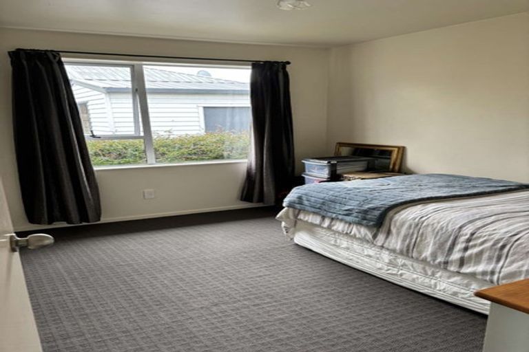 Photo of property in 20 Winters Road, Redwood, Christchurch, 8051