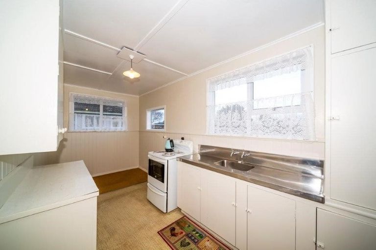 Photo of property in 6 Laurent Vc Street, Hawera, 4610