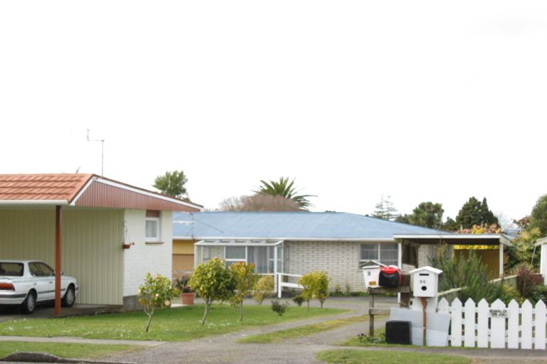 Photo of property in 2/24 Brecon Road, Stratford, 4332