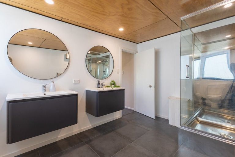 Photo of property in 198-200 Maungakotukutuku Road, Paraparaumu, 5032